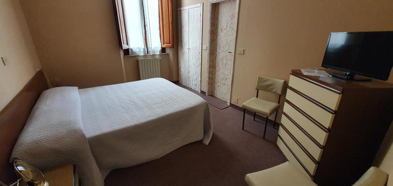 Hotel Giovanna Монтекатіні-Терме Екстер'єр фото