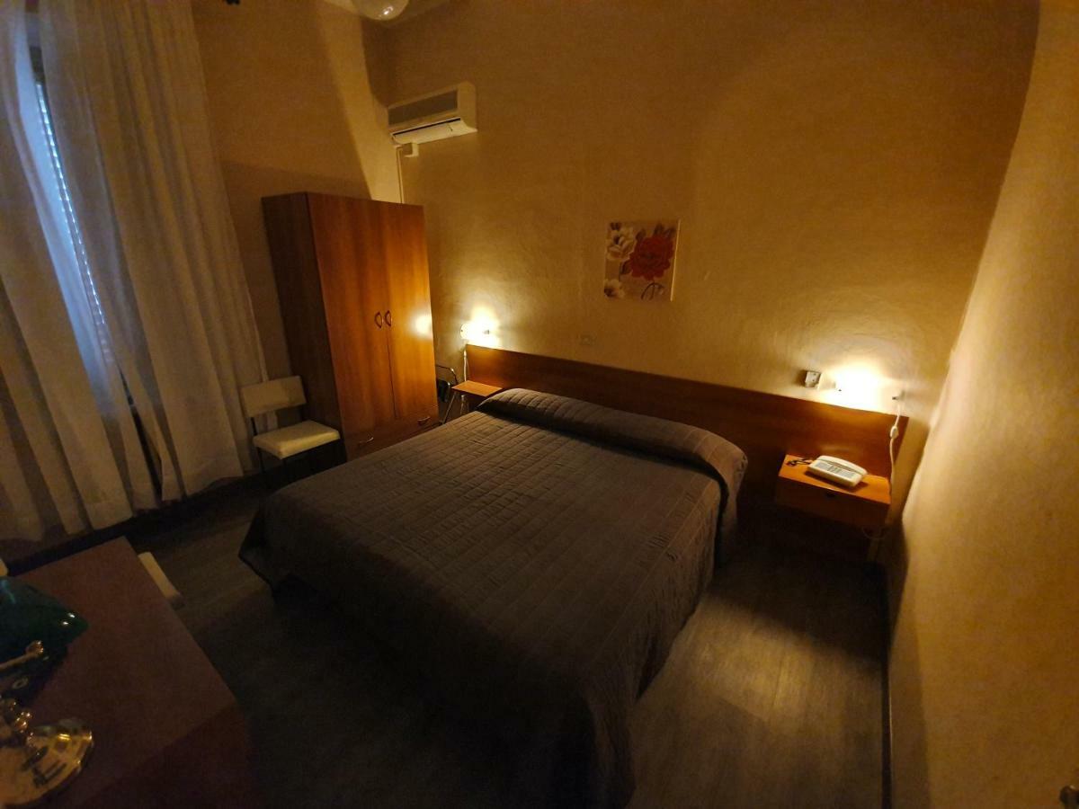 Hotel Giovanna Монтекатіні-Терме Екстер'єр фото